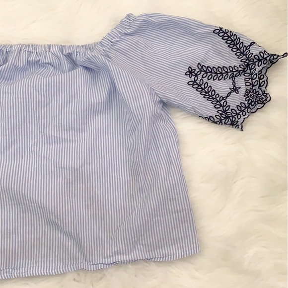 AVAILABLE by ANGELA FASHION OFFSHOULDER TOP MEDIUM - Picture 5 of 7